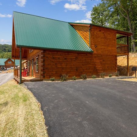 The 3 Bears Is A Newly Built 3 Bedroom Cabin Only 3 Minutes From The Parkway! Пиджен-Фордж Экстерьер фото