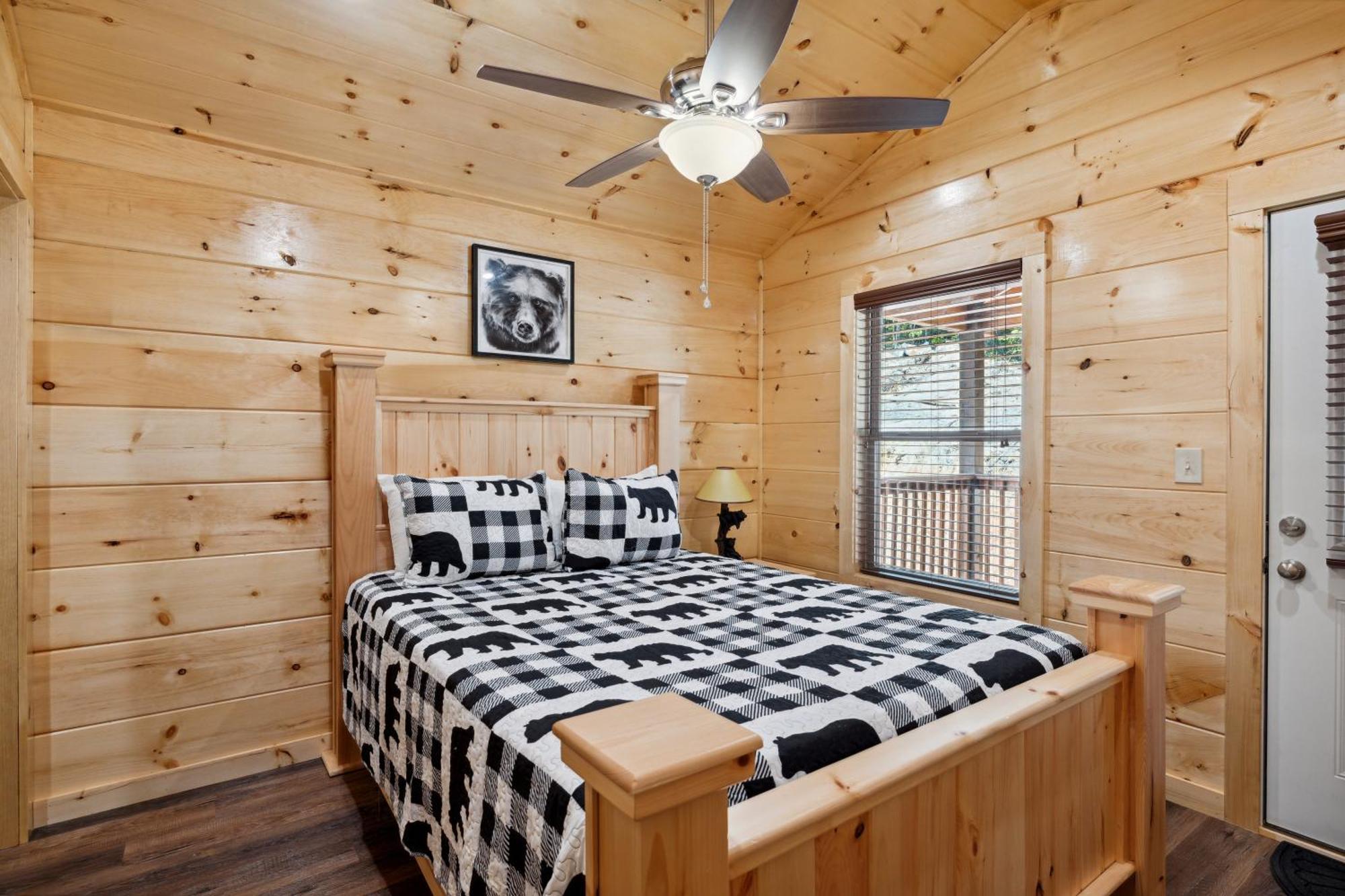 The 3 Bears Is A Newly Built 3 Bedroom Cabin Only 3 Minutes From The Parkway! Пиджен-Фордж Экстерьер фото