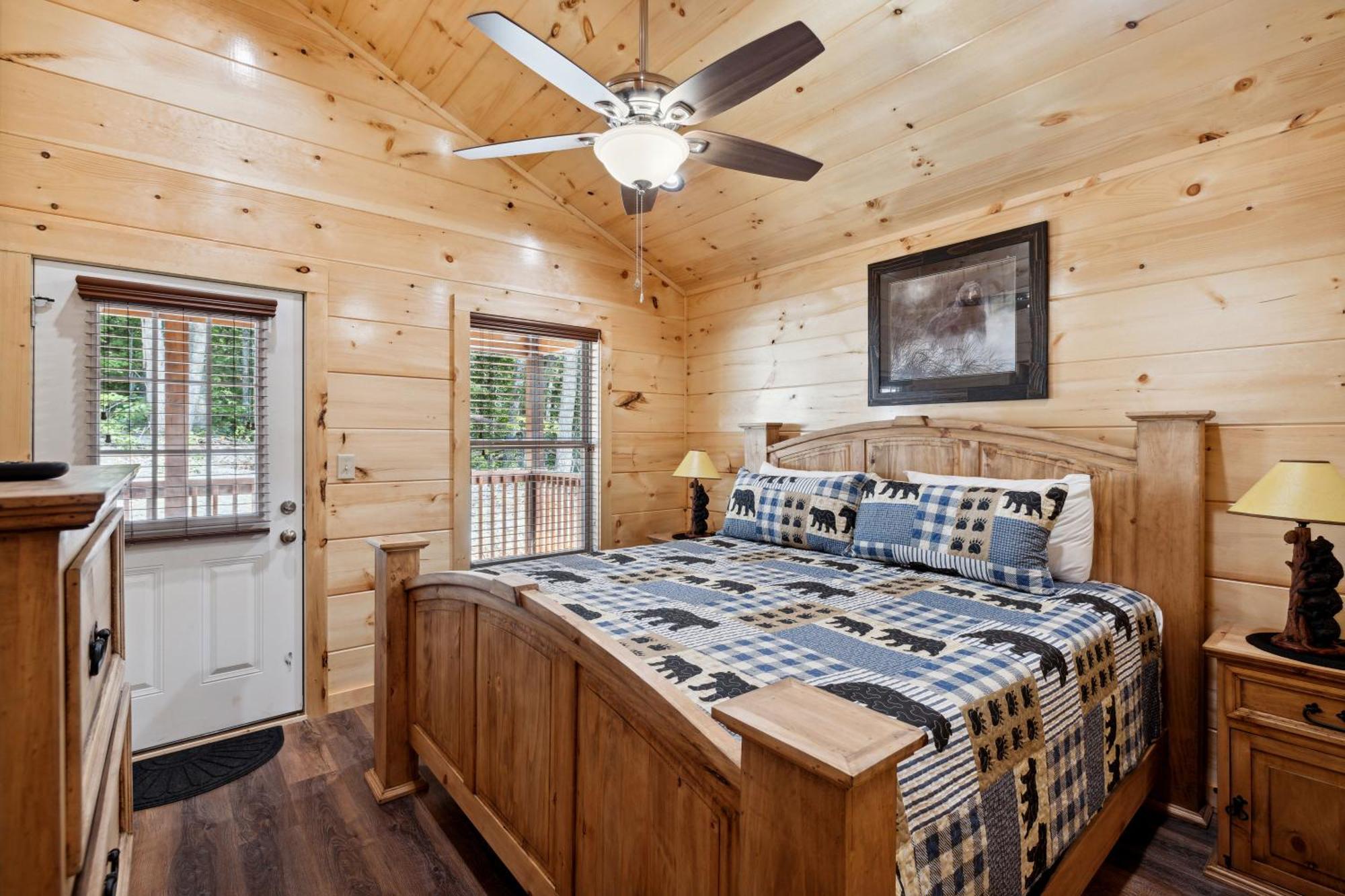 The 3 Bears Is A Newly Built 3 Bedroom Cabin Only 3 Minutes From The Parkway! Пиджен-Фордж Экстерьер фото